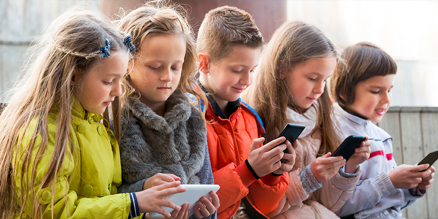 Dependência do celular pode afetar desempenho escolar